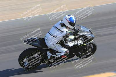 media/Dec-10-2023-SoCal Trackdays (Sun) [[0ce70f5433]]/Turn 10 Inside (140pm)/